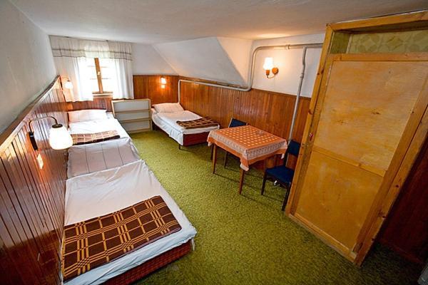 Schronisko Pttk Samotnia Albergue Karpacz Habitación foto